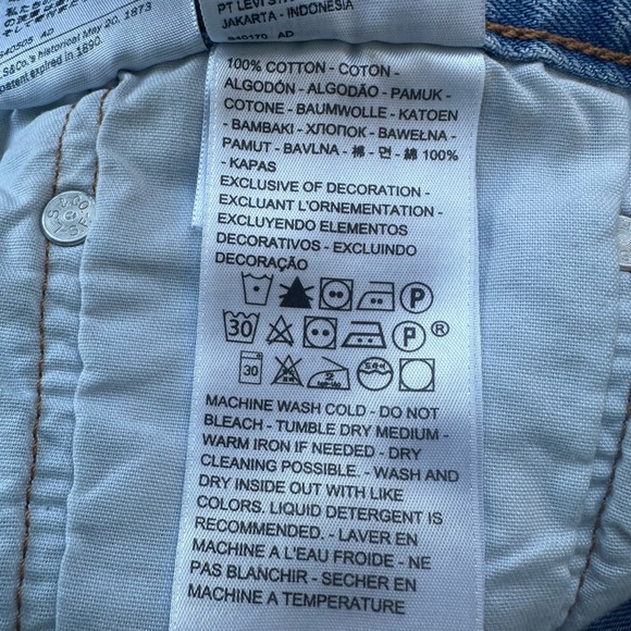 Levis 501 Distressed Jean Shorts 30W - Picture 10 of 11